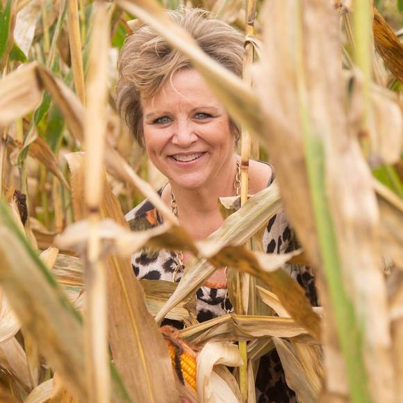 Meet your Posher, Lisa - Picture 1 of 1